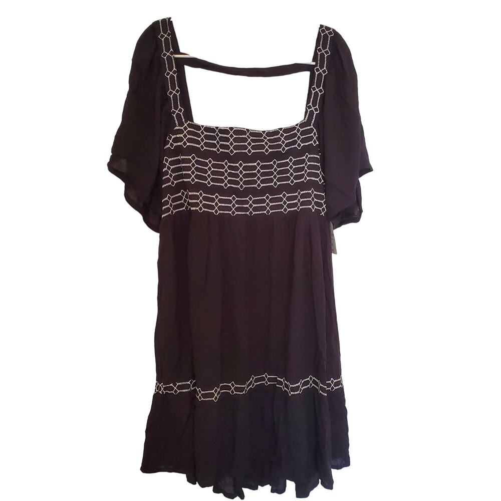 Forever 21 Knee-length Black Embroidered Dress Size 2X